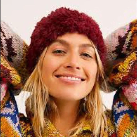 Free People - Head in the Clouds Fuzzy Beanie, Berry, NWT - Picture 1 of 6